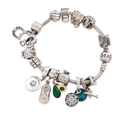 Pulsera con dijes