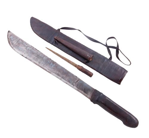 COLECCIÓN DE ARMAS BLANCAS DE ETNIA AFRICANA (7 PIEZAS)