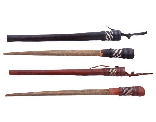 COLECCIÓN DE ARMAS BLANCAS DE ETNIA AFRICANA (7 PIEZAS)
