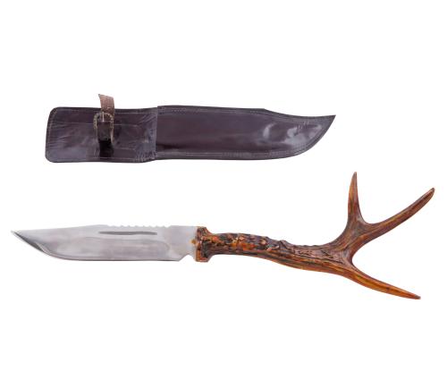 CUCHILLO DE CAZA CON MANGO DE ASTA DE CIERVO