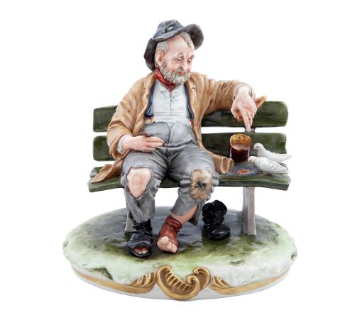 FIGURA EN PORCELANA CAPODIMONTE