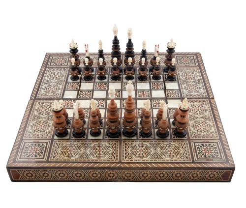TABLERO ARTESANAL PARA JUGAR AL AJEDREZ Y AL BACKGAMMON