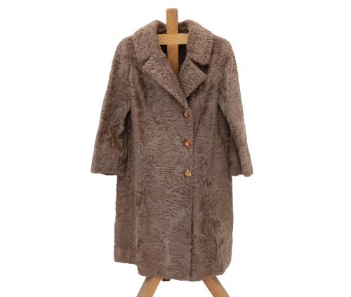 ABRIGO VINTAGE DE ASTRACÁN BEIGE